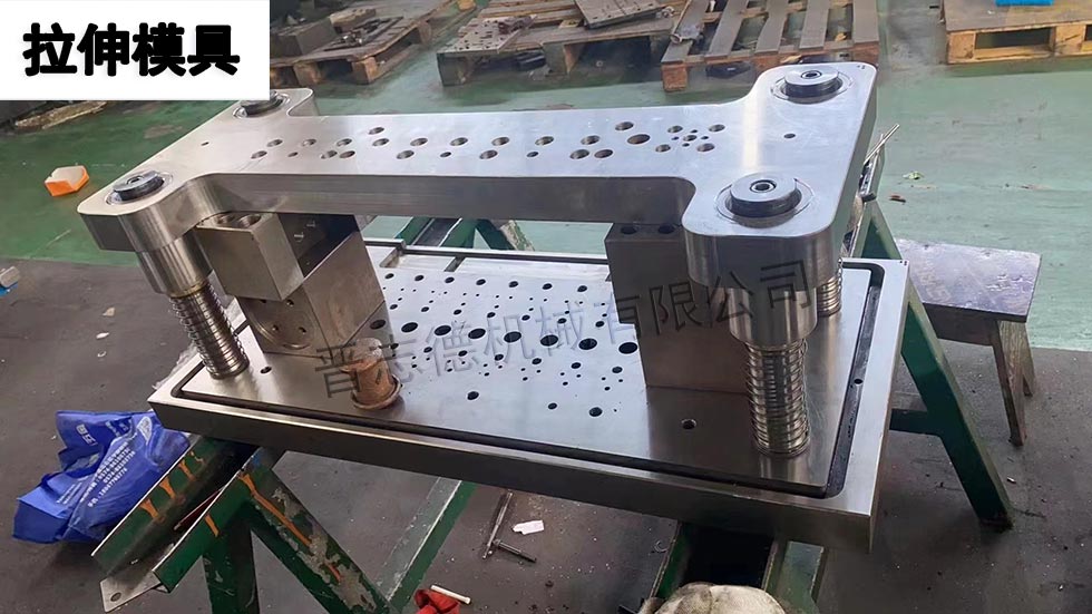 電池殼沖床生產(chǎn)線(xiàn)